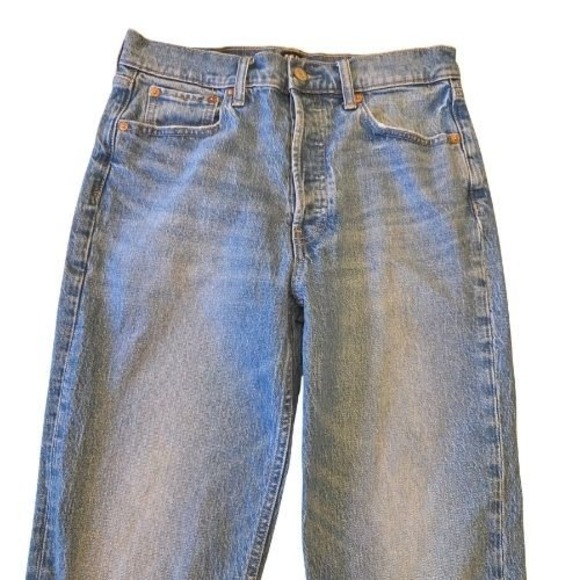 GAP Womens Light Wash High Rise Straight Leg Jeans 6/28 Button Fly Distressed - Picture 2 of 15